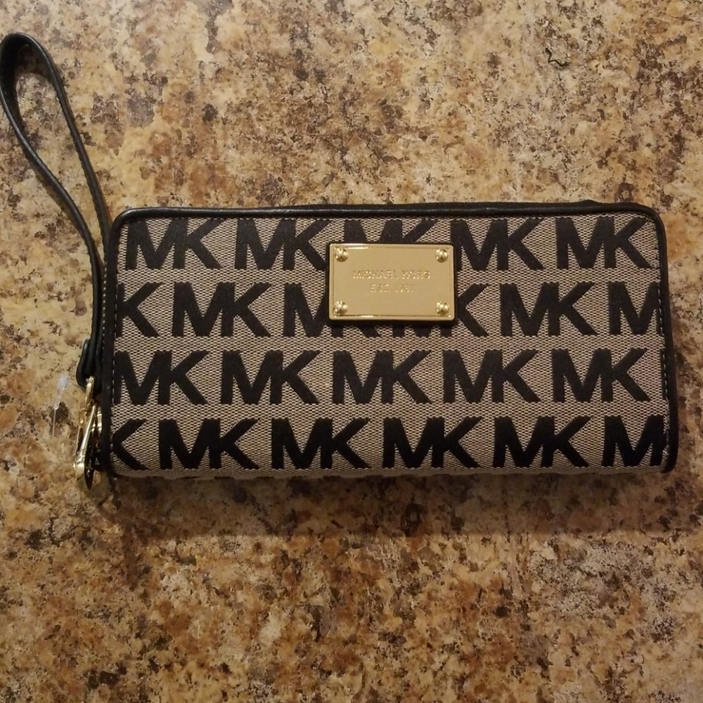 Michael Kors wallet